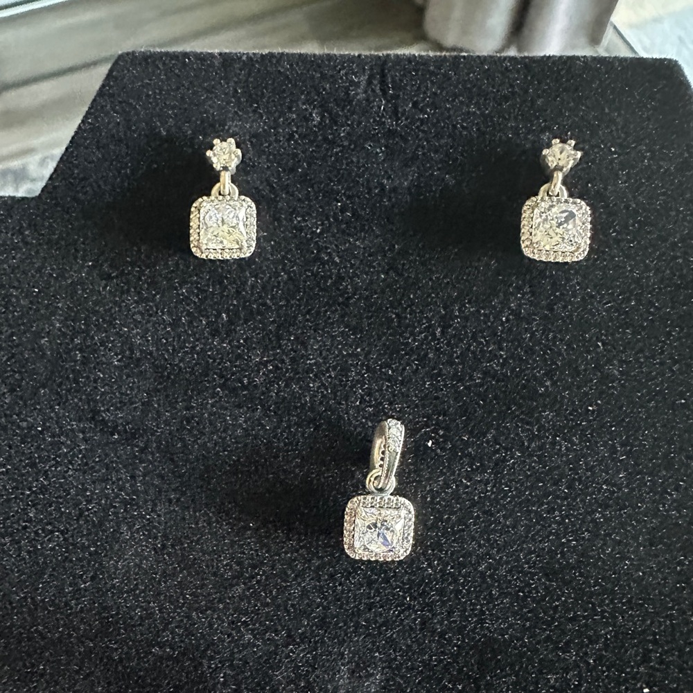 Pandora sterling silver timeless elegance earring and necklace pendant set